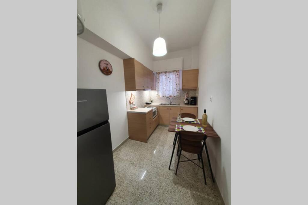 Greek Hospitality In A Modern Apartment เอเธนส์ ภายนอก รูปภาพ